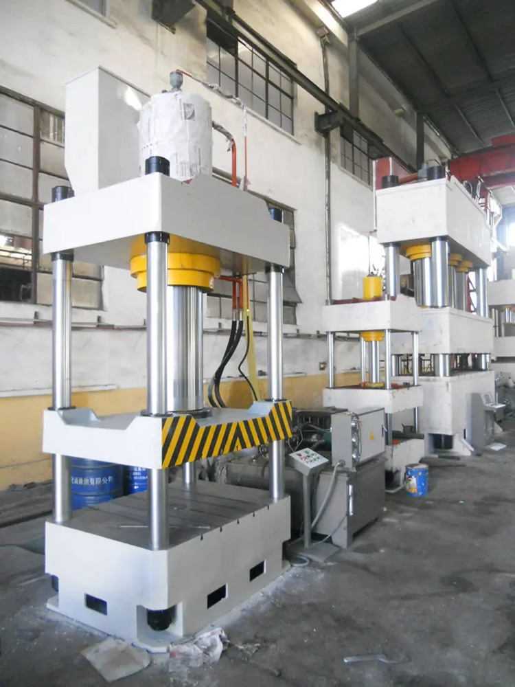 四柱液壓機(jī)